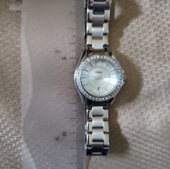 Women's Fossil Watch - Picture 5 of 7